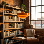 Pendente retrô Urban Loft pendurado sobre cantinho de leitura com estante